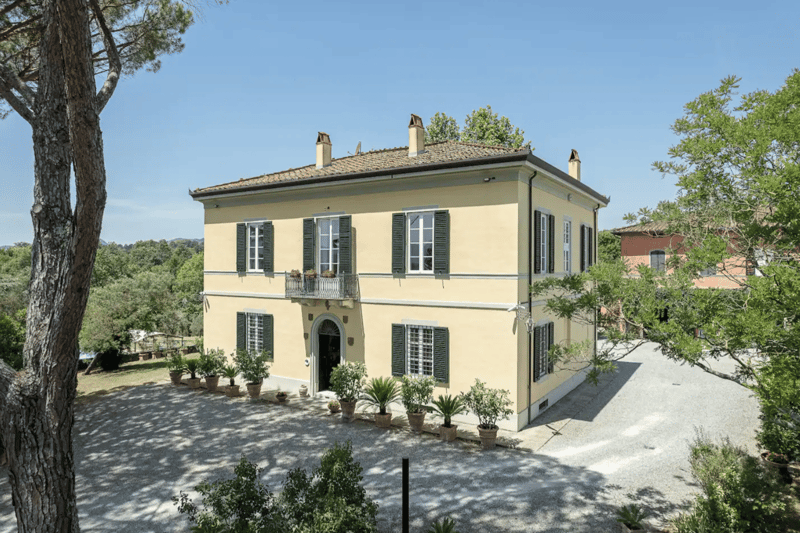 TOSKANA – Historische Villa in Hügelland, 4 km von Lucca entfernt + 3,3 Hektar Olivenhain und Weinberg (4)