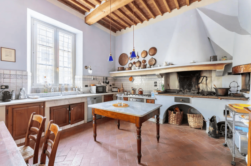 TOSKANA – Historische Villa in Hügelzone, 4 km von Lucca entfernt + 3,3 Hektar Land mit Olivenhain und Weinberg (7)