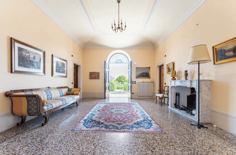 TOSKANA – Historische Villa in Hügelzone, 4 km von Lucca entfernt + 3,3 Hektar Land mit Olivenhain und Weinberg (5)