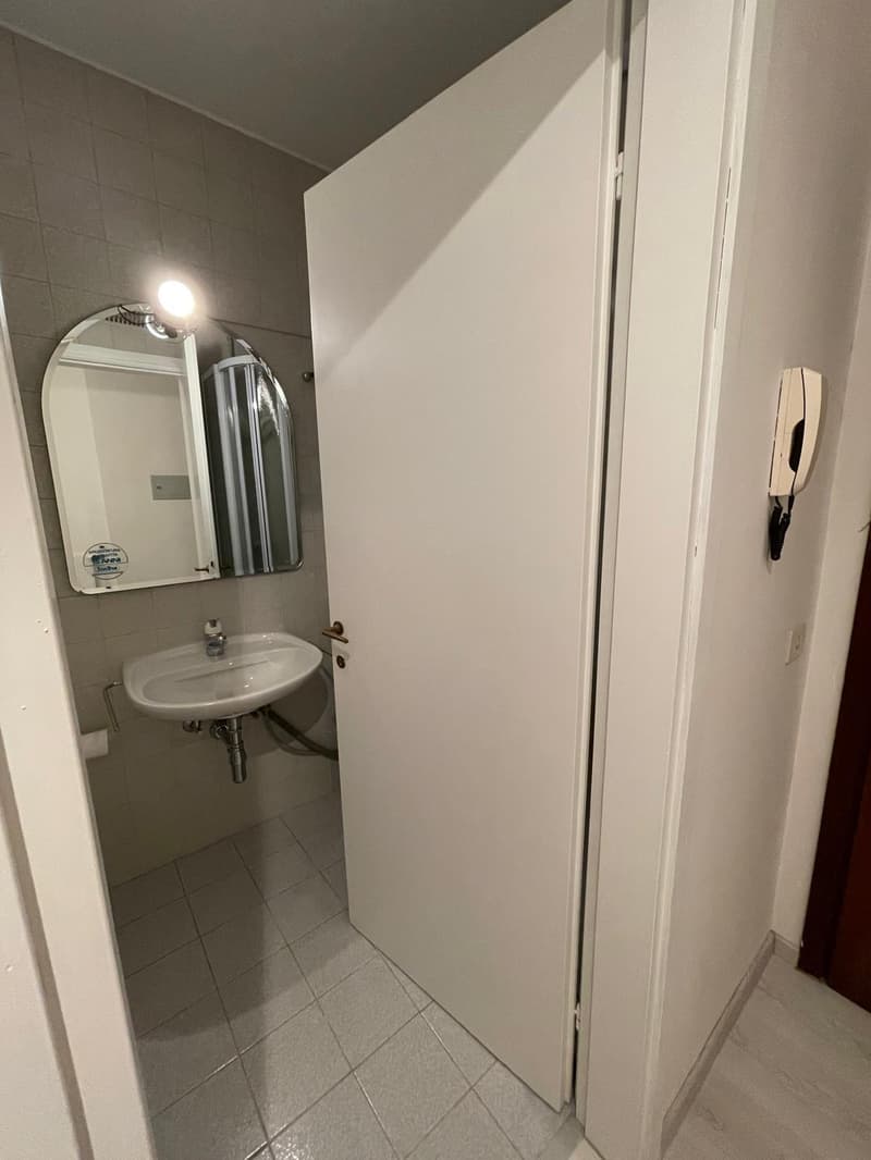 LUGANO – CASTAGNOLA – Modern studio for sale, partial lake view, in residential area (7)