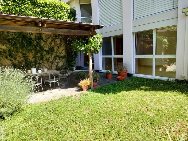 Morcote - Luminoso 3.5 locali duplex con giardino, piscina e vista lago (7)