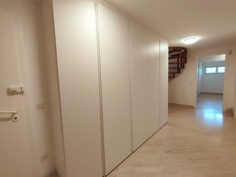 Morcote - Luminoso 3.5 locali duplex con giardino, piscina e vista lago (20)