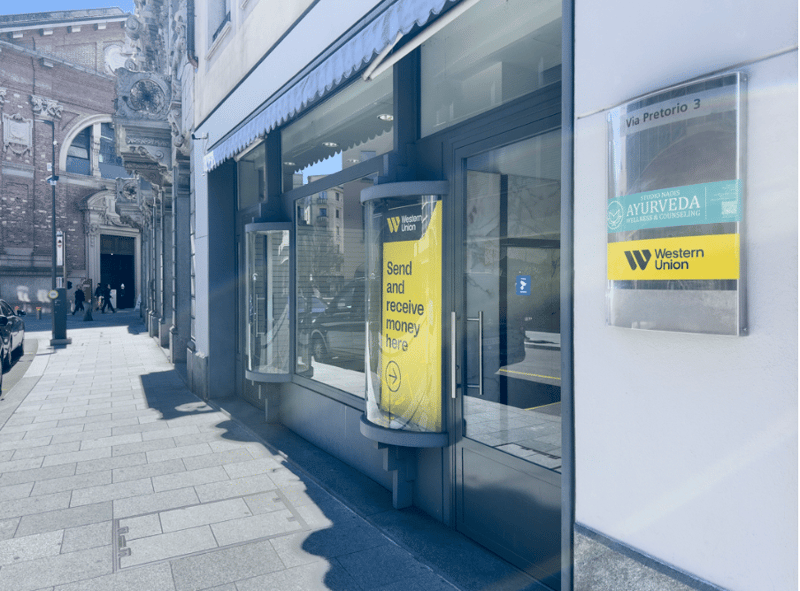 LUGANO ZENTRUM – Prestigöser Gewerberaum mit großer Auslage und außergewöhnlicher Sichtbarkeit (1)