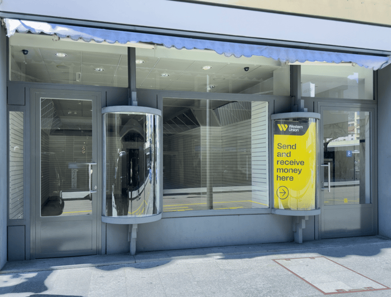 LUGANO ZENTRUM – Prestigöser Gewerberaum mit großer Auslage und außergewöhnlicher Sichtbarkeit (2)