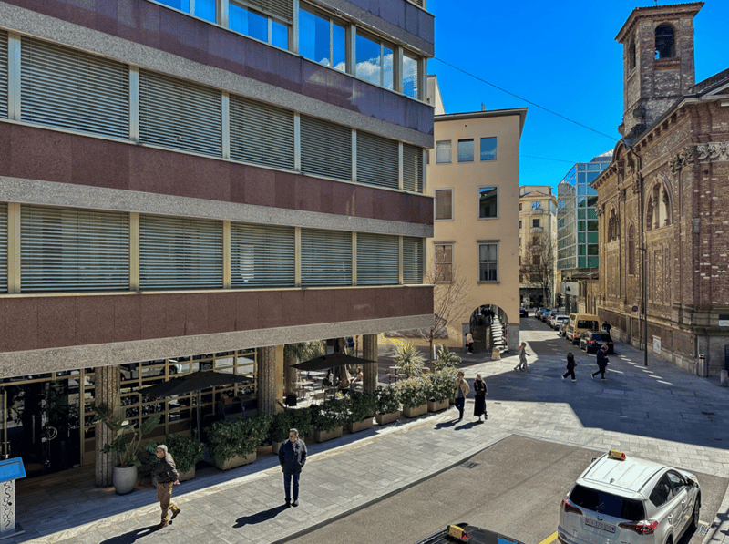 LUGANO ZENTRUM – Prestigöser Gewerberaum mit großer Auslage und außergewöhnlicher Sichtbarkeit (6)