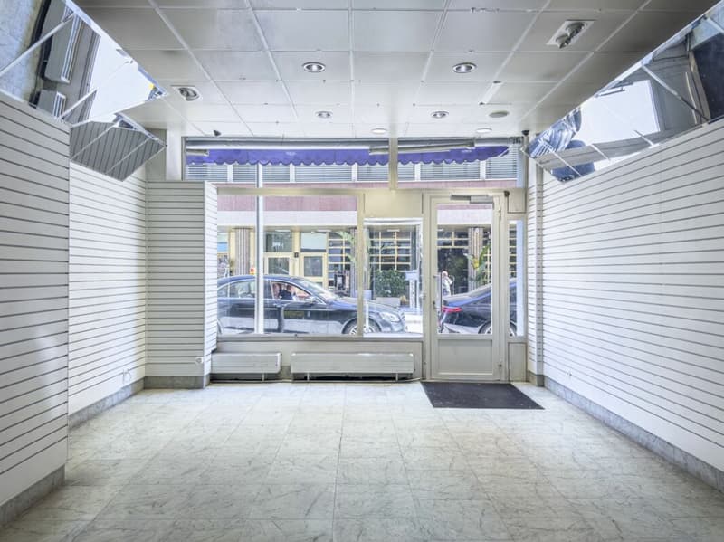 Espace commercial avec vitrine au centre de Lugano (2)