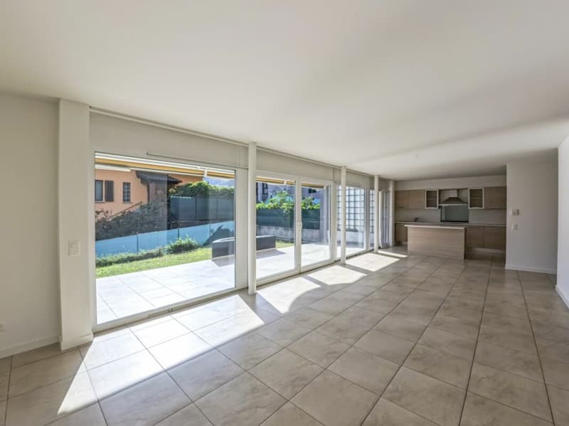Luminoso appartamento di 3.5 locali con giardino (2)