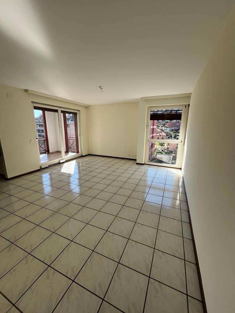 Helles 4.5-Zimmer-Apartment in Agno mit Terrassen und Parkplätzen (1)
