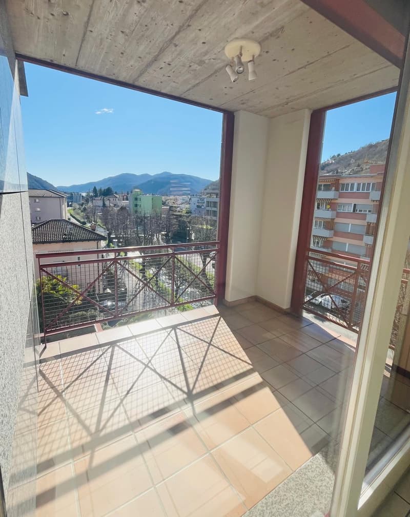 Helles 4.5-Zimmer-Apartment in Agno mit Terrassen und Parkplätzen (4)