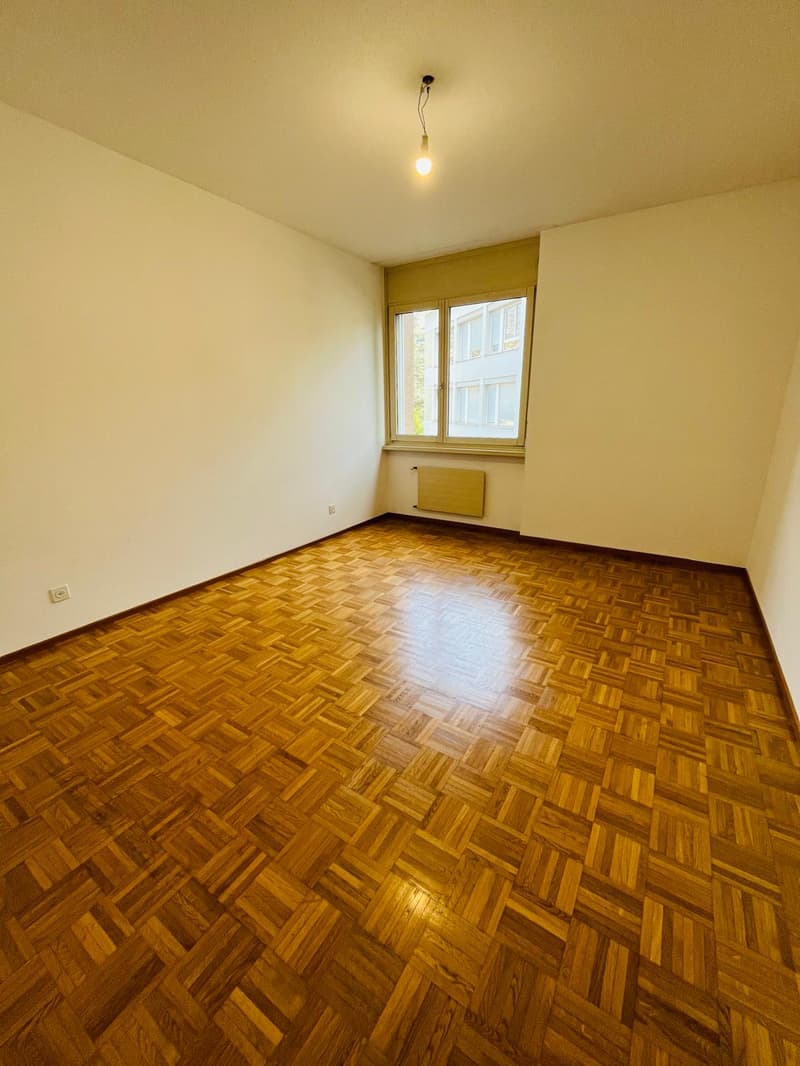 Helles 4.5-Zimmer-Apartment mit Doppelgarage in Lugano (12)