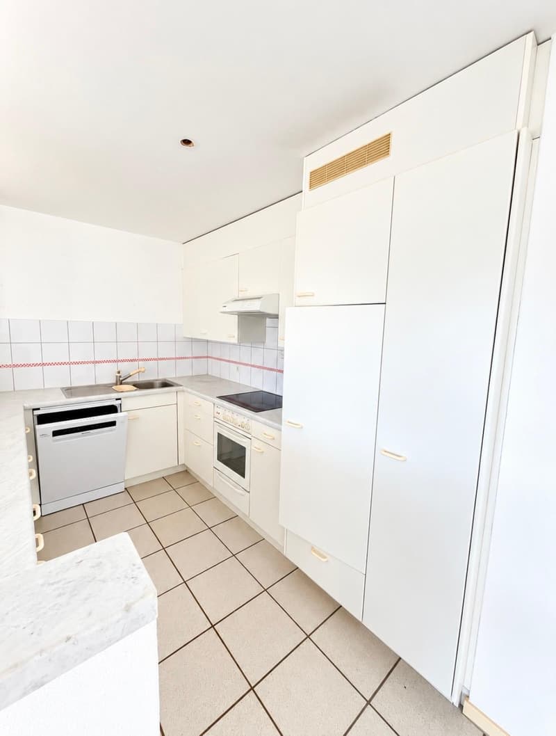 Elegante appartamento di 3,5 locali in vendita a Vezia con terrazze (9)