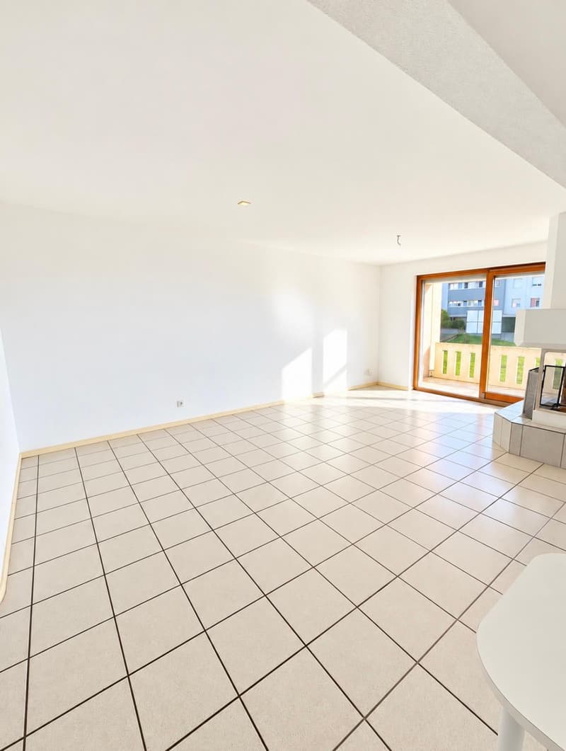 Elegante appartamento di 3,5 locali in vendita a Vezia con terrazze (3)