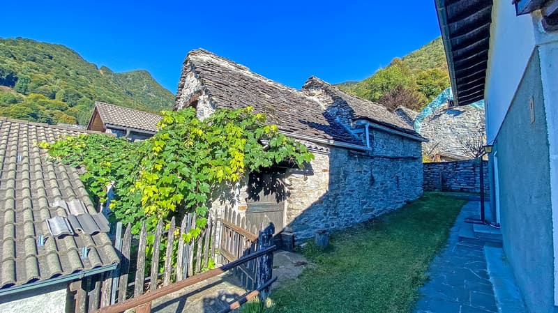 Rustico im historischen Zentrum von Viona- Brione Sopra Minusio (17)