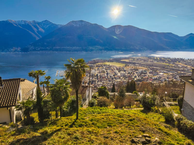 Großes Baugrundstück mit Seeblick (1)