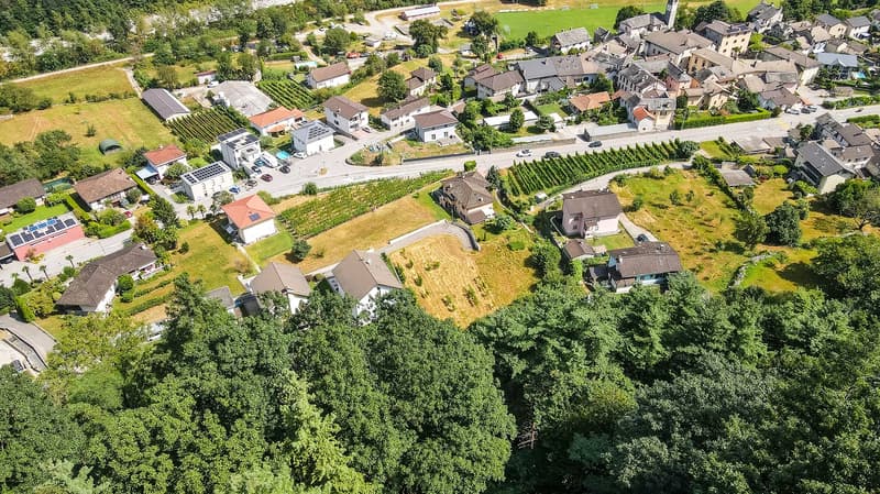 Centovalli, terrain constructible dans un quartier résidentiel (3)