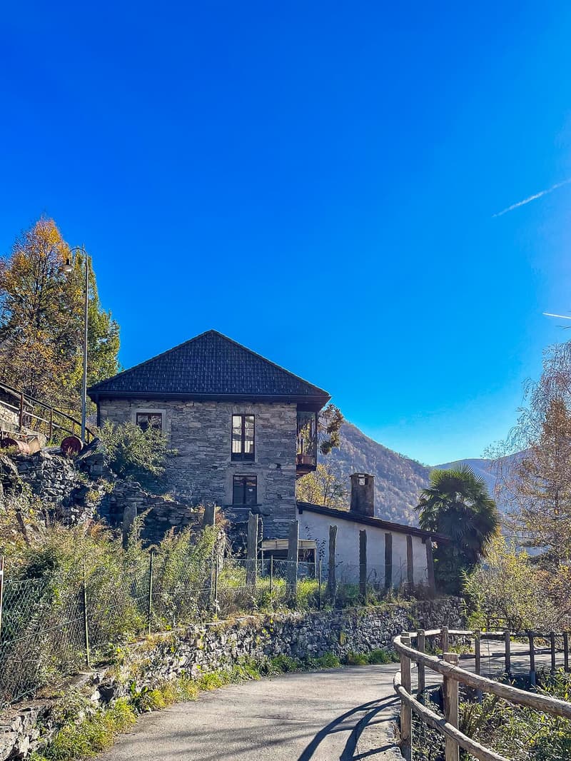 Casa Tipica Ticinese con giardino - Typisches Tessiner Haus mit Garten (28)