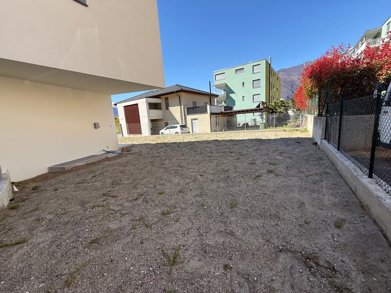 Appartement moderne avec jardin à Giubiasco (7)