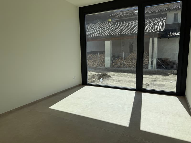 Appartement moderne avec jardin à Giubiasco (13)