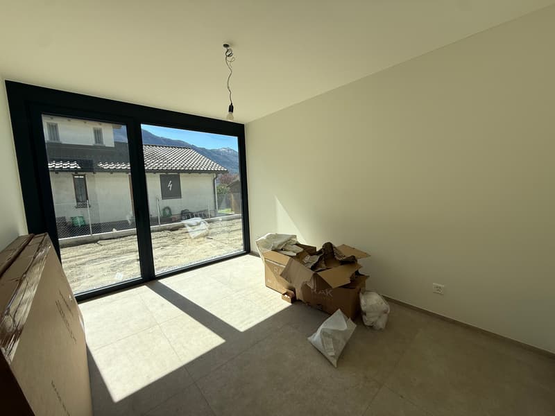 Appartement moderne avec jardin à Giubiasco (15)
