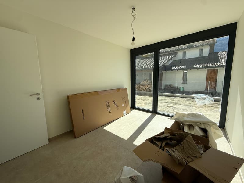 Appartement moderne avec jardin à Giubiasco (16)