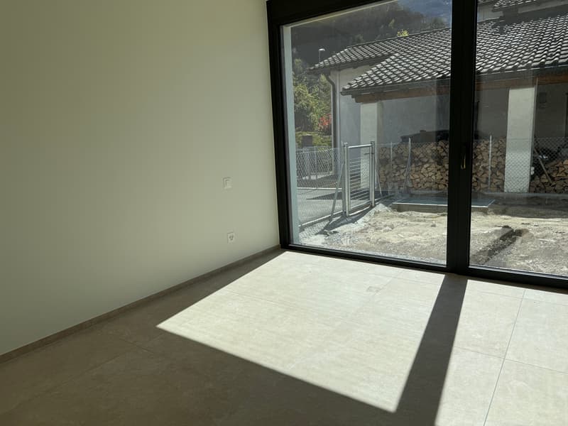 Appartement moderne avec jardin à Giubiasco (14)