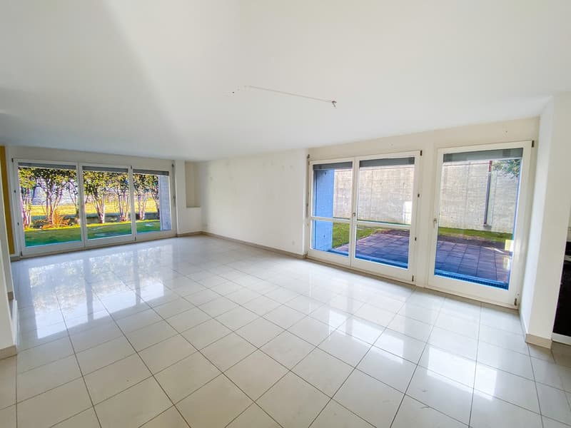 Casa unifamiliare con piscina a Minusio / Villetta mit Pool (4)