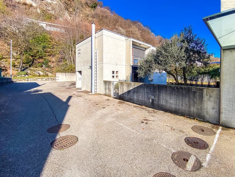 Casa unifamiliare con piscina a Minusio / Villetta mit Pool (37)