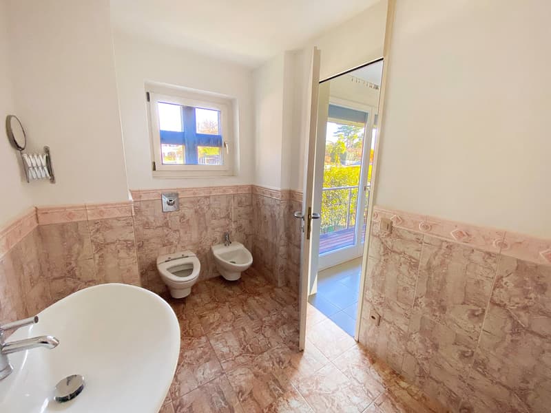 Casa unifamiliare con piscina a Minusio / Villetta mit Pool (18)