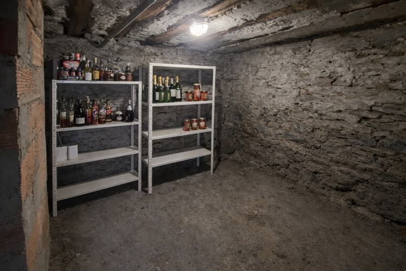 Casa di campagna esclusiva con 2.500 m² di terreno a Maggia (24)