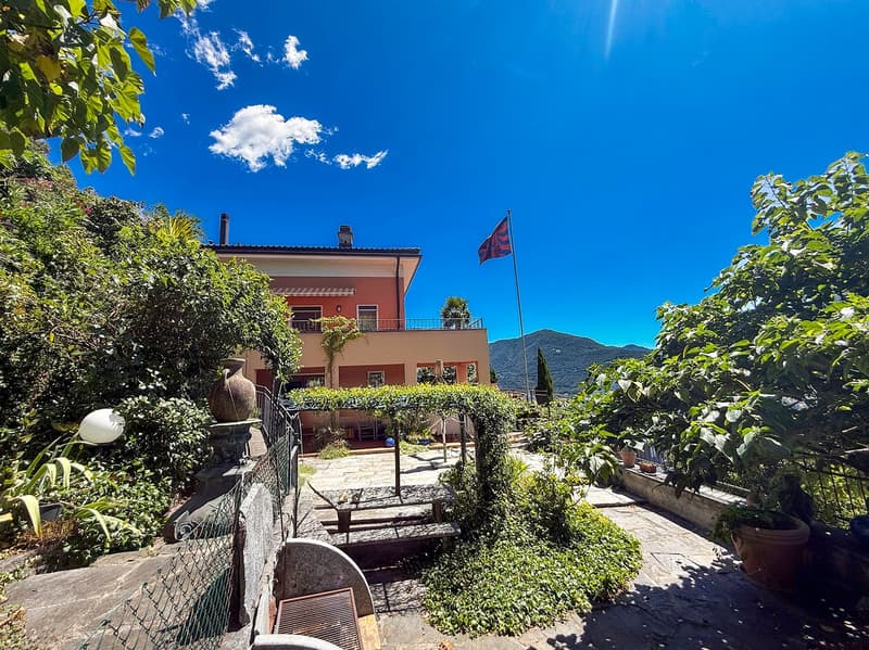 Zweitwohnsitz , Lago Maggiore, Tessin: Anwesen mit atemberaubendem Seeblick (28)