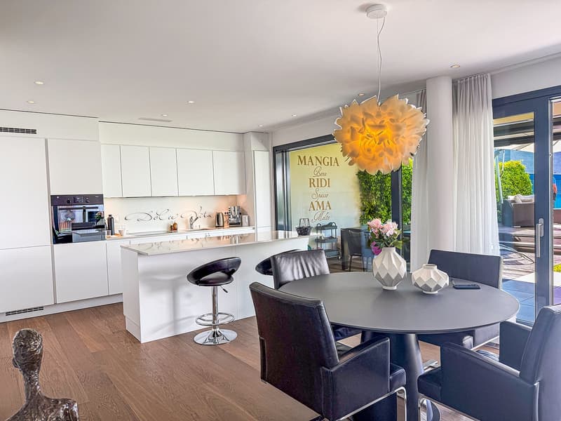 Appartamento 3.5 locali con giardino e vista panoramica sul lago (15)