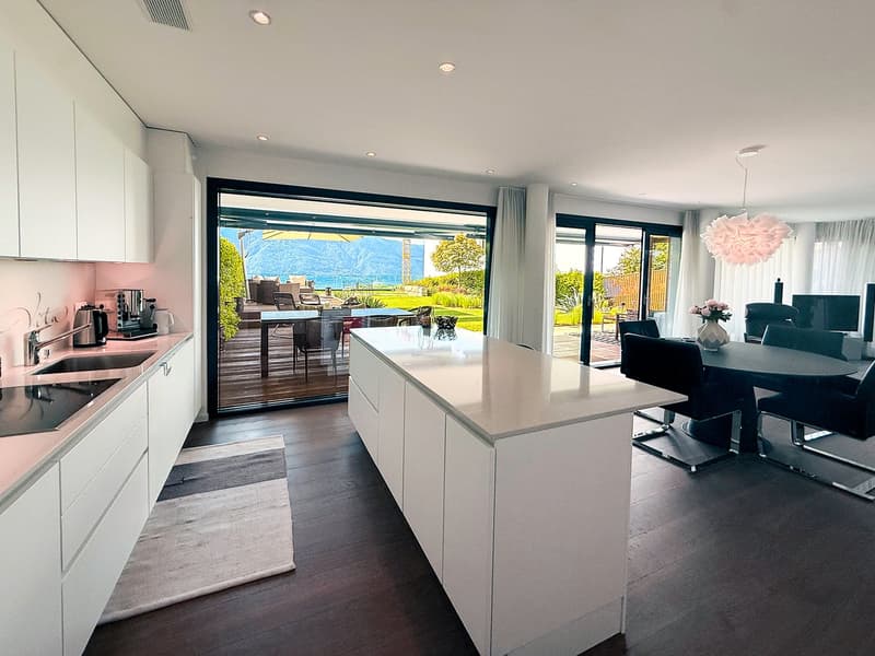 Appartamento 3.5 locali con giardino e vista panoramica sul lago (13)
