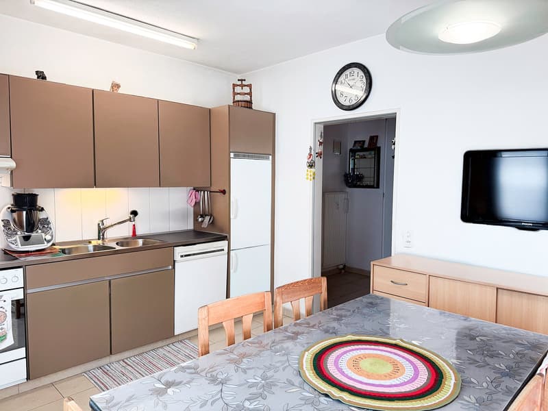 Comodo appartamento di 4.5 locali in zona tranquilla e residenziale a Losone (5)