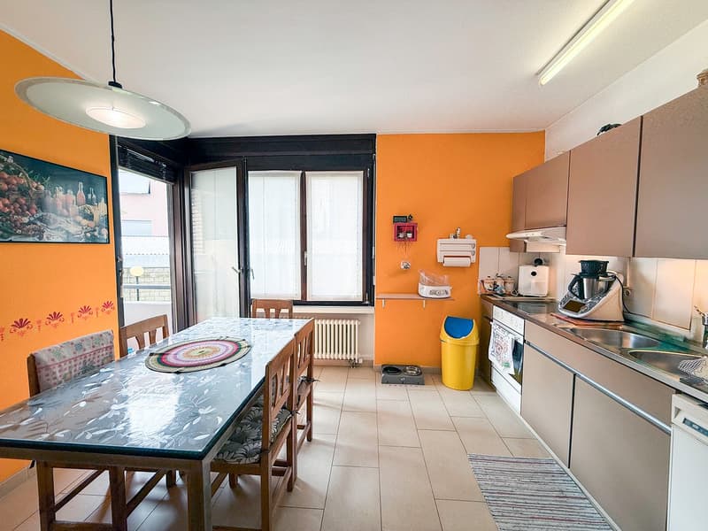 Comodo appartamento di 4.5 locali in zona tranquilla e residenziale a Losone (3)