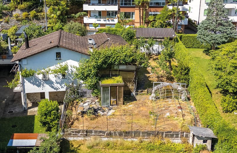 Terreno compresa casa unifamiliare completamente da rinnovare (3)