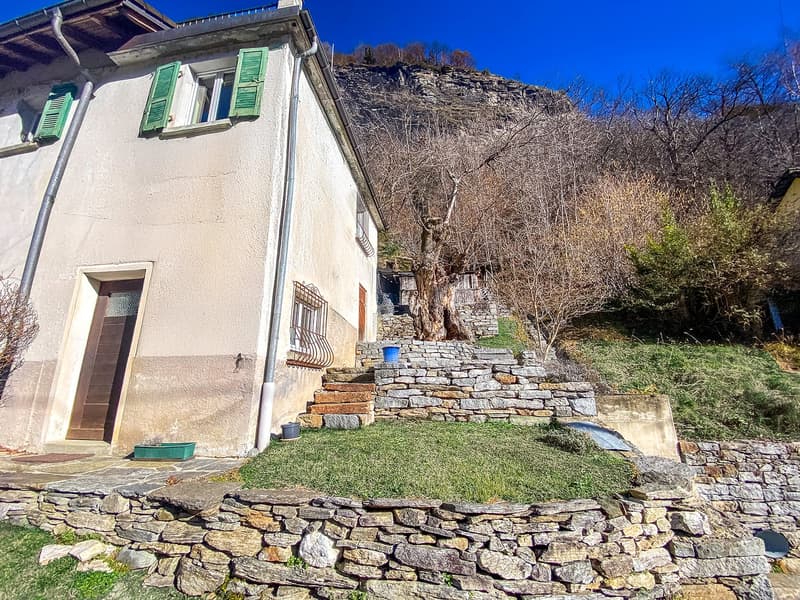 Maison tessinoise typique dans la vallée de Blenio (17)