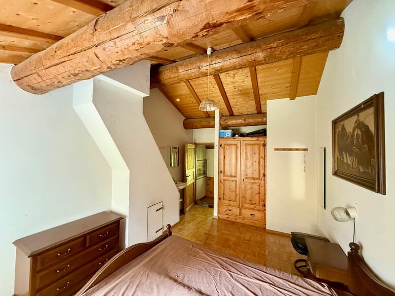 Alpine Berghütte auf 900 m mit Privatzugang und 21.000 m² Land (6)