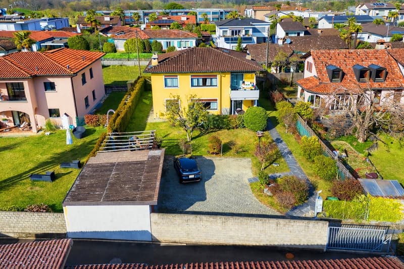 Haus mit zwei Wohnungen und schönem Garten (5)