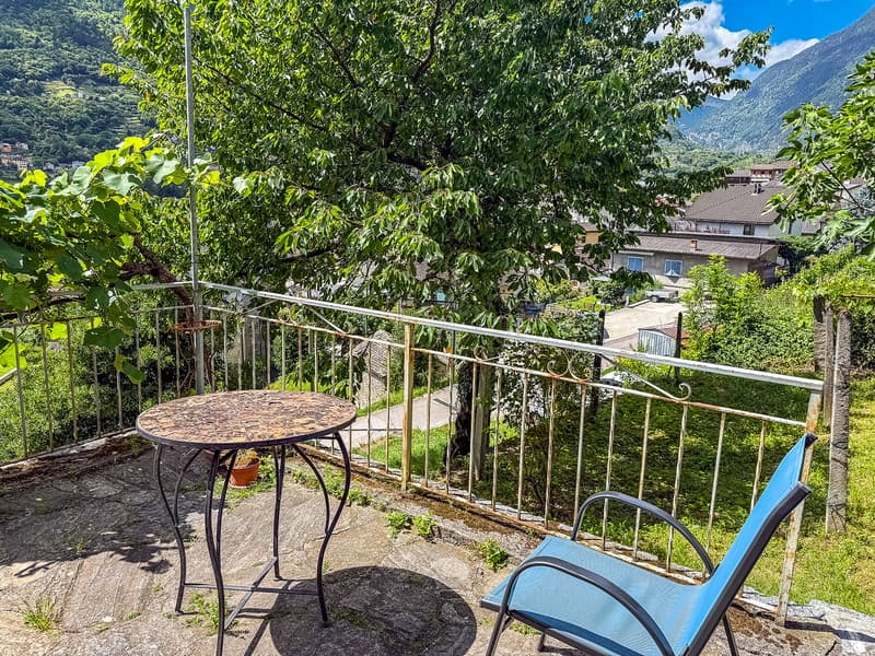 Grande Casa Bifamiliare di 9 locali da rinnovare, con terreno edificabile (20)