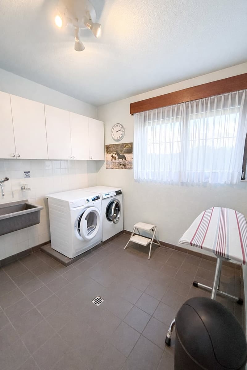 Haus mit zwei Wohnungen und schönem Garten (28)