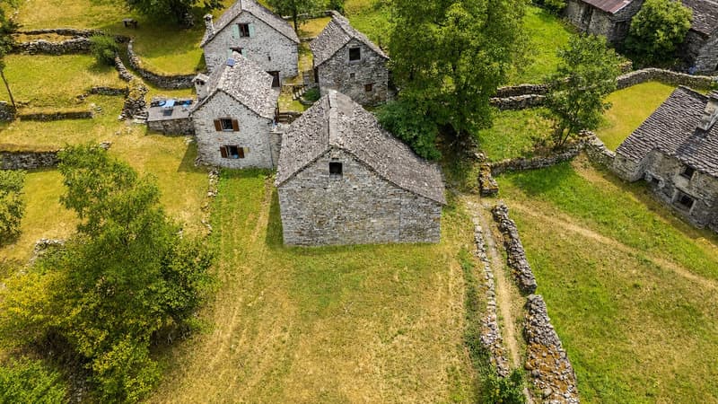 Rustiko zur Renovierung mit Grundstück (10)