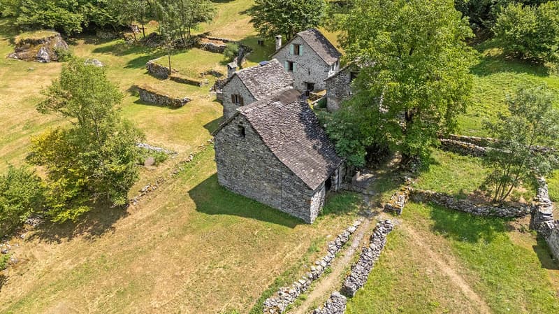 Rustico zum Renovieren mit bauland (1)