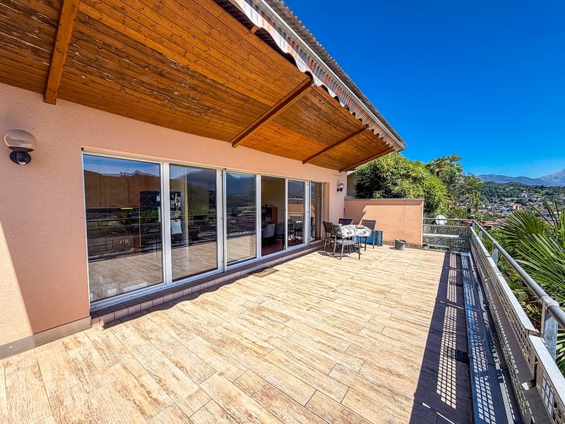 Elegante villa unifamiliare con spettacolare vista aperta sul Lago di Lugano (10)