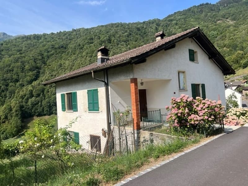 Casa unifamiliare di 7.5 locali a Marolta (35)