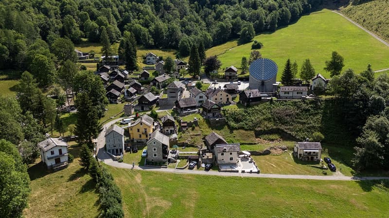 Second Home - Charming Renovated Rustico in Lavizzara Valley (20)