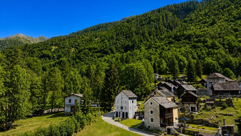Second Home - Charming Renovated Rustico in Lavizzara Valley (21)
