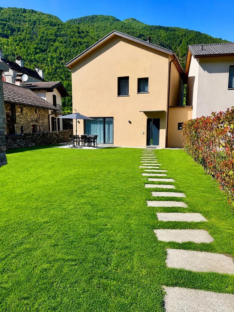 Grande casa unifamiliare a 3 minuti da Losone - POSSIBILITA' RENT TO BUY (1)