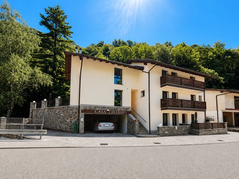 Casa con 4 appartamenti - Haus mit 4 Wohnungen - Vogorno (1)