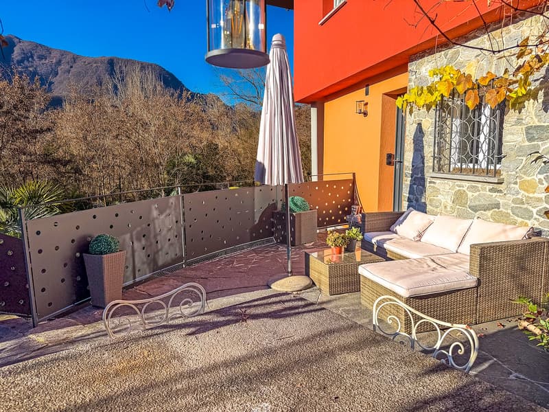 Splendida casa plurifamiliare di 10 locali a Solduno (5)