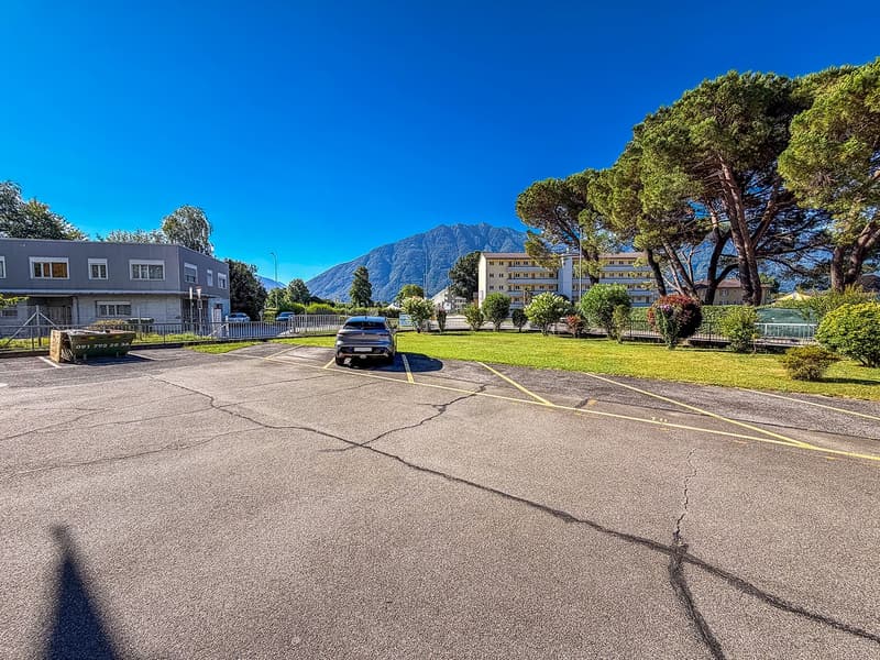 4.5 locali con vista aperta a Tenero - Terrasse und Weitsicht (17)